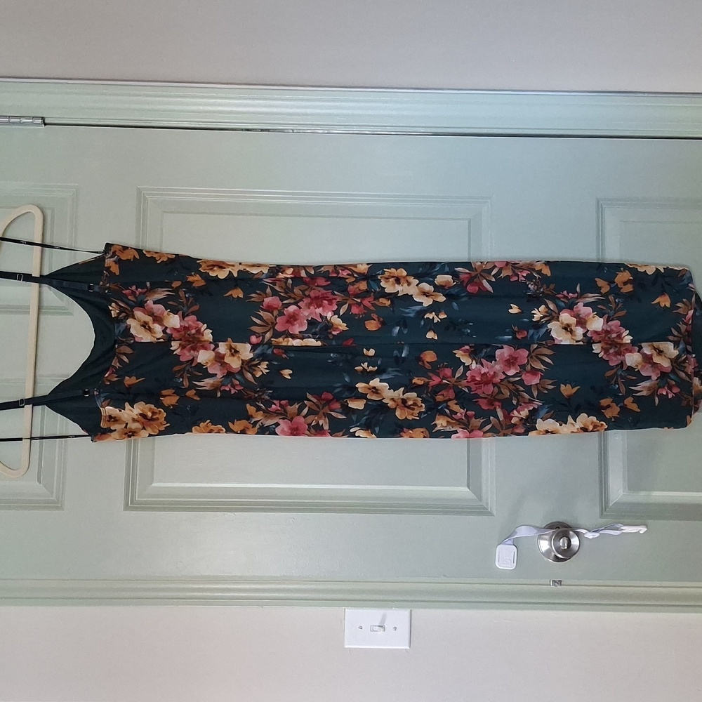 NWOT Lulus Date Night Beauty Dark Green Floral Print Mesh Ruched Midi Dress